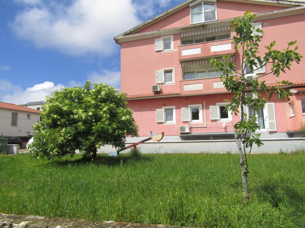 Green Garden Apartments Rovinj Bagian luar foto